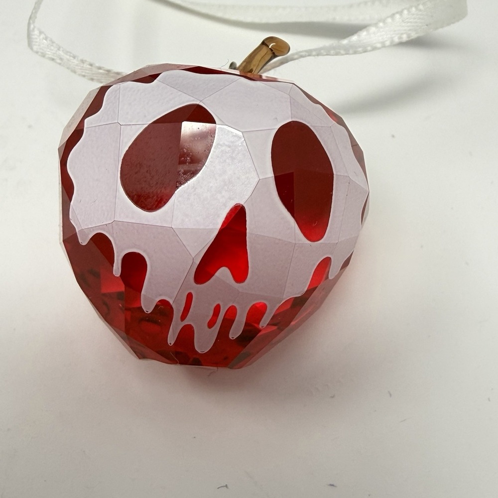 Swarovski Crystal Poisoned Apple Ornament #5428576 Disney Brand - Picture 4 of 10